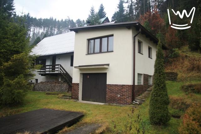 Chata 4+1, garáž, pozemek 5973 m2, Český Dub