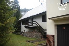 Chata 4+1, garáž, pozemek 5973 m2, Český Dub